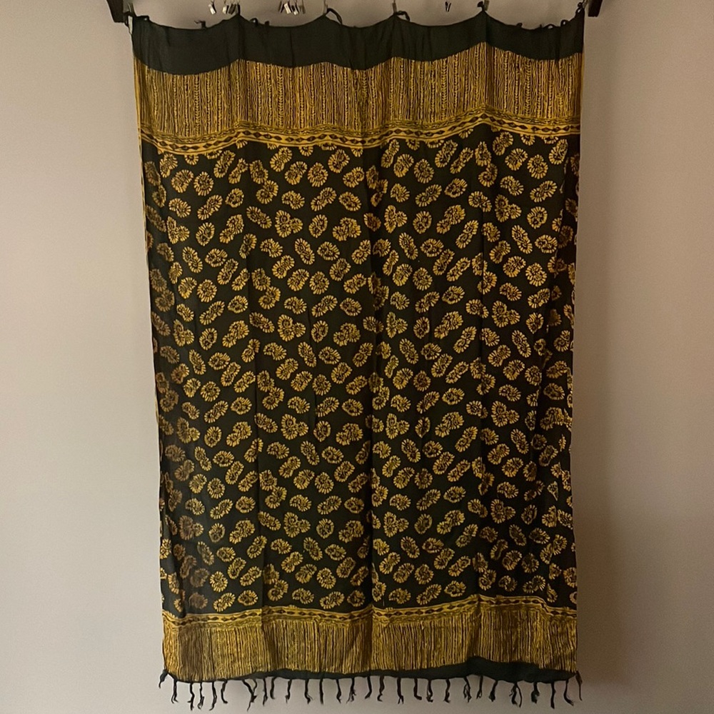 NWOT Balinese Yellow Flowered Scarf